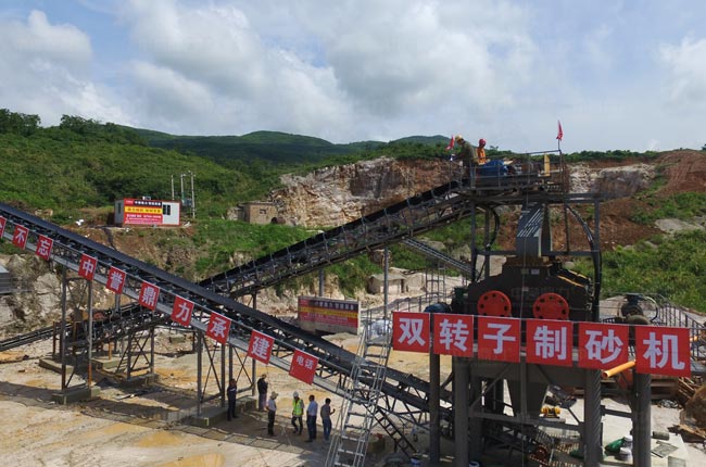 ���Ͽ���(y��ng)����ʯ���r�a(ch��n)300���C��ɰ���a(ch��n)��