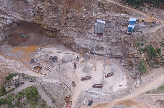 ���ϑѻ����ֲ�ʯ��(ch��ng)�r(sh��)�a(ch��n)300����ʯ��ɰ���a(ch��n)��