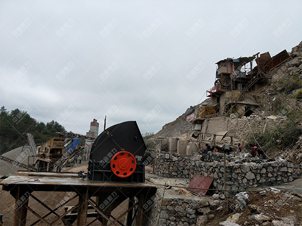 ����C���b